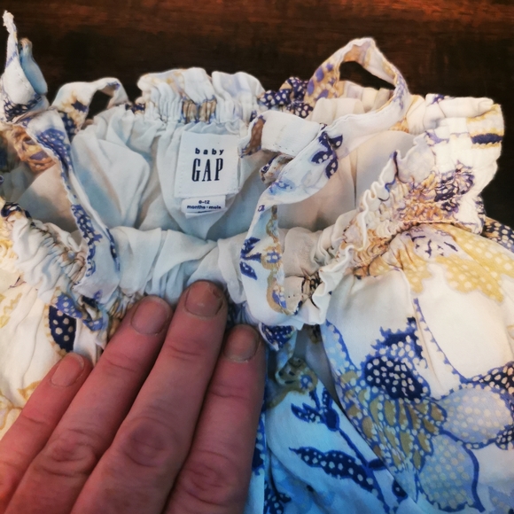 Baby Gap 9-12m set - Picture 2 of 4